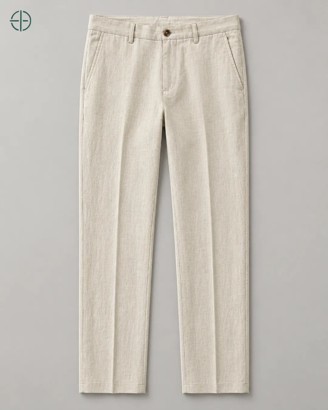 Calça 100% Linho Belga Masculina, cor Bege, produto estendido no chão, câmera vertical, vista frontal. Fotografia de produto Rest Money.