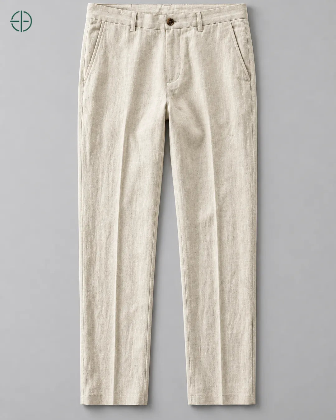 Calça 100% Linho Belga Masculina, cor Bege, produto isolado de frente, em estúdio profissional com fundo cinza ostra.