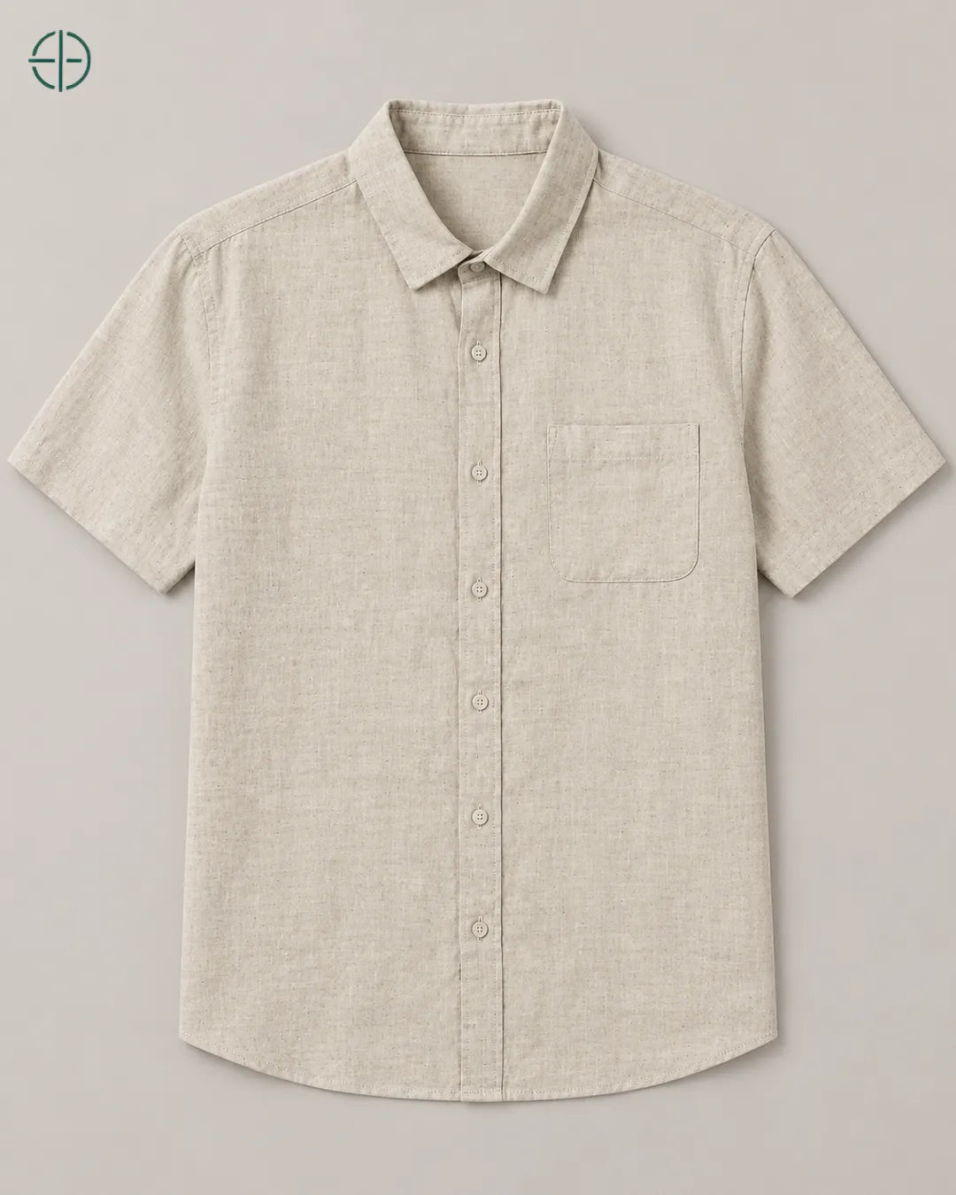 Camisa 100% Linho Belga Manga Curta, cor Bege, produto estendido no chão, câmera vertical, vista frontal. Fotografia de produto Rest Money.