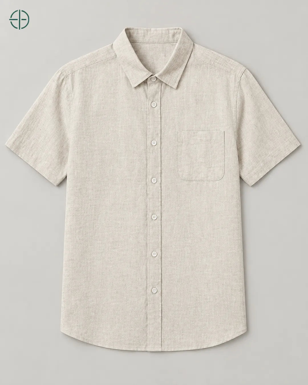 Camisa 100% Linho Belga Manga Curta, cor Bege, produto isolado de frente, em estúdio profissional com fundo cinza ostra.