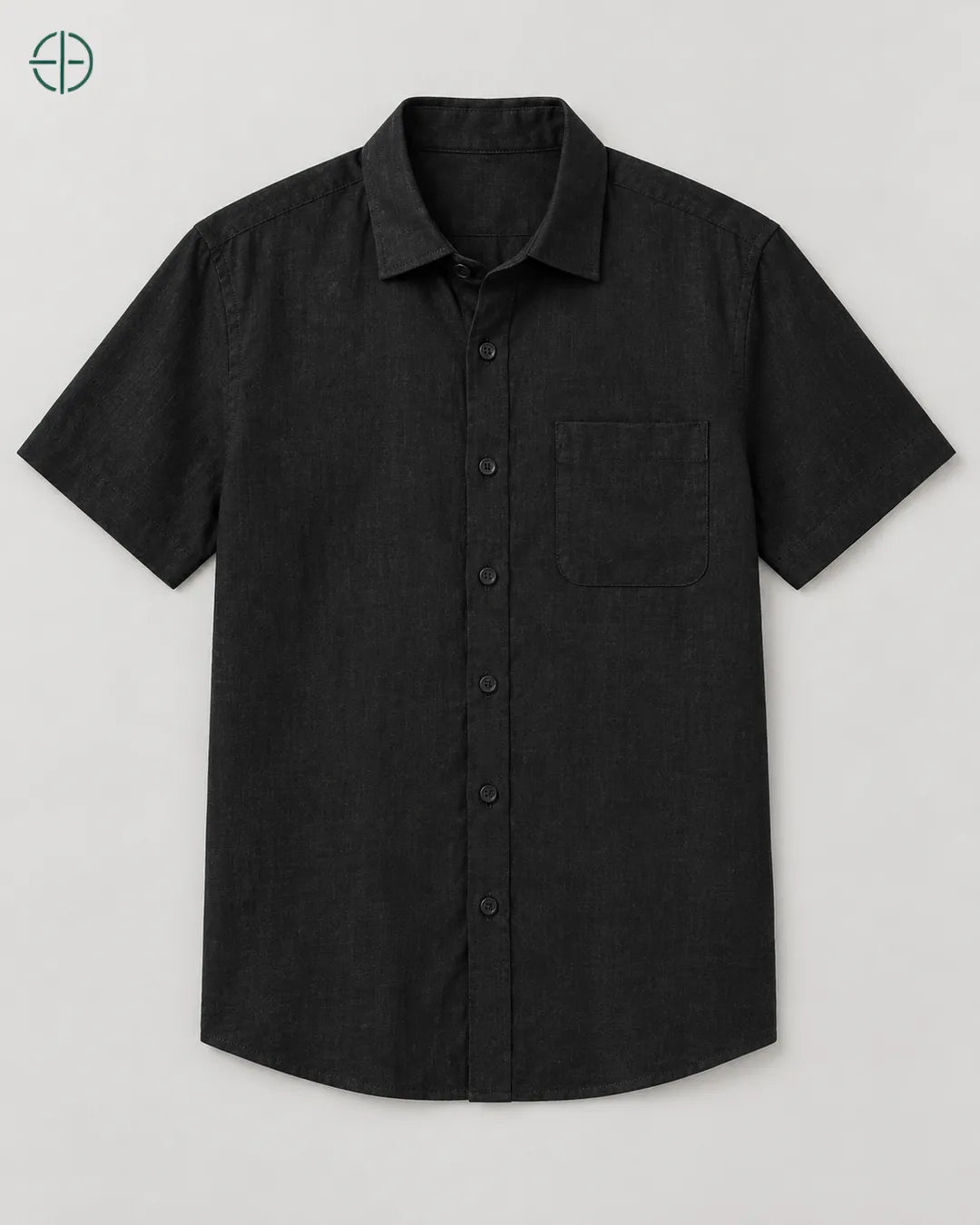 Camisa 100% Linho Belga Manga Curta, cor Preto, produto isolado de frente, em estúdio profissional com fundo cinza ostra.