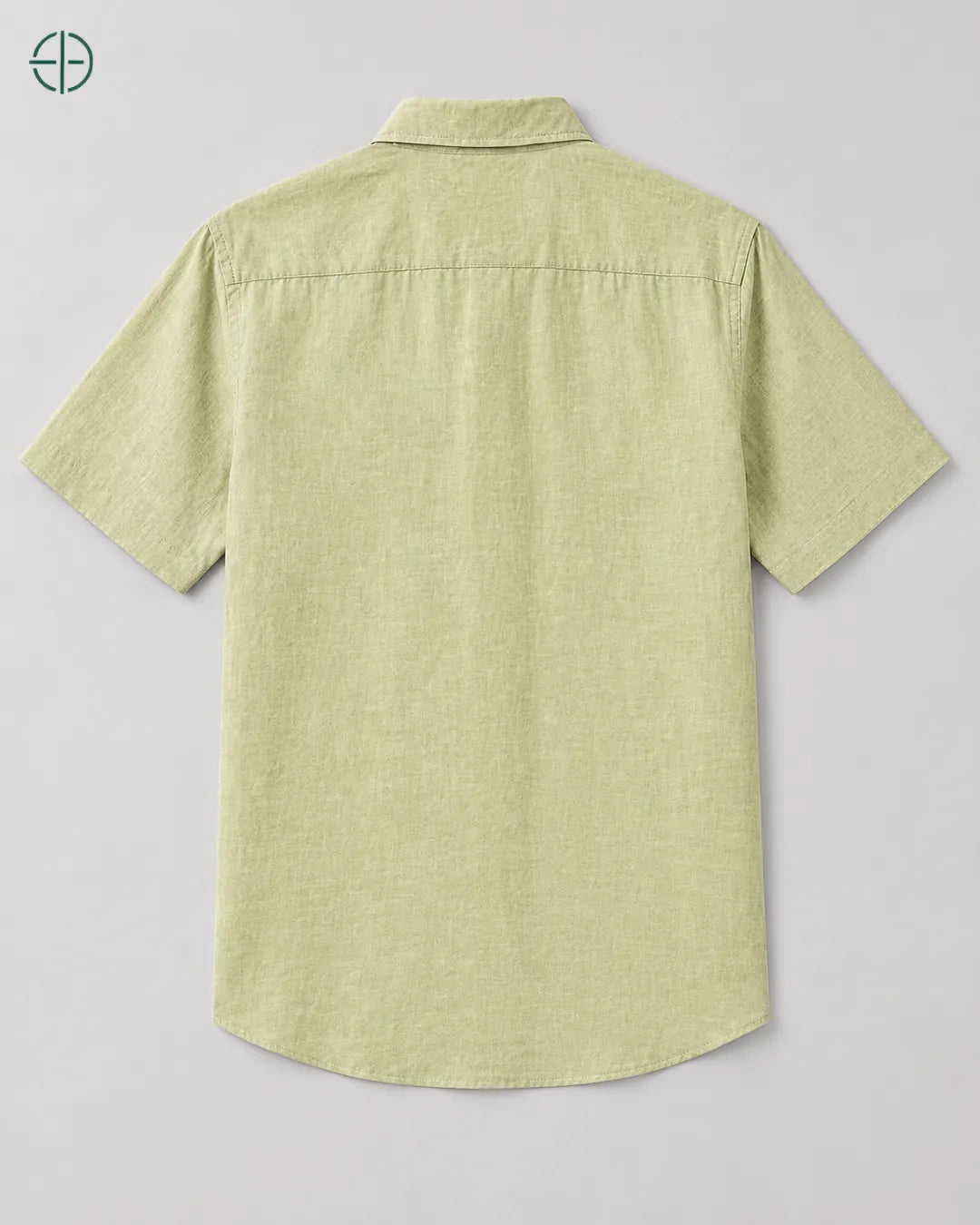 Camisa 100% Linho Belga Manga Curta, cor Verde Limão, produto isolado de costas, em estúdio profissional com fundo cinza ostra.