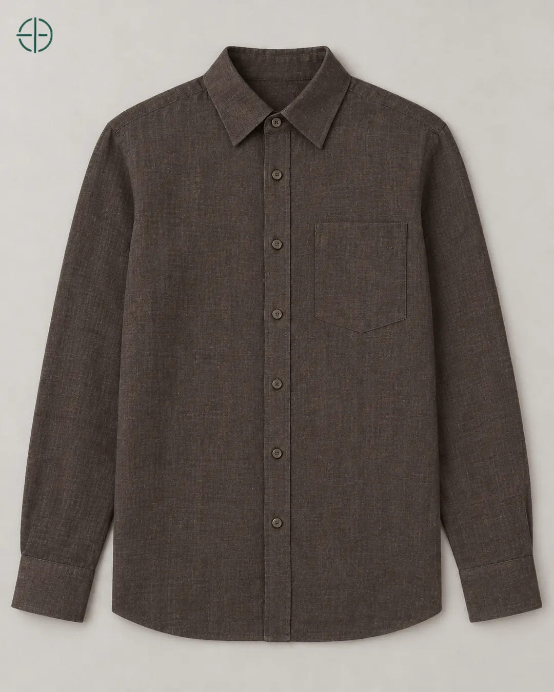 Camisa 100% Linho Belga Masculina, cor Marrom, produto isolado de frente, em estúdio profissional com fundo cinza ostra.