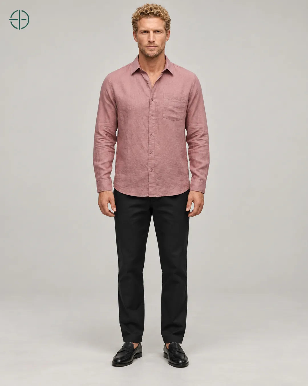 Camisa 100% Linho Belga Masculina, cor Rosa, modelo de corpo inteiro de frente. Fotografia de produto Rest Money.