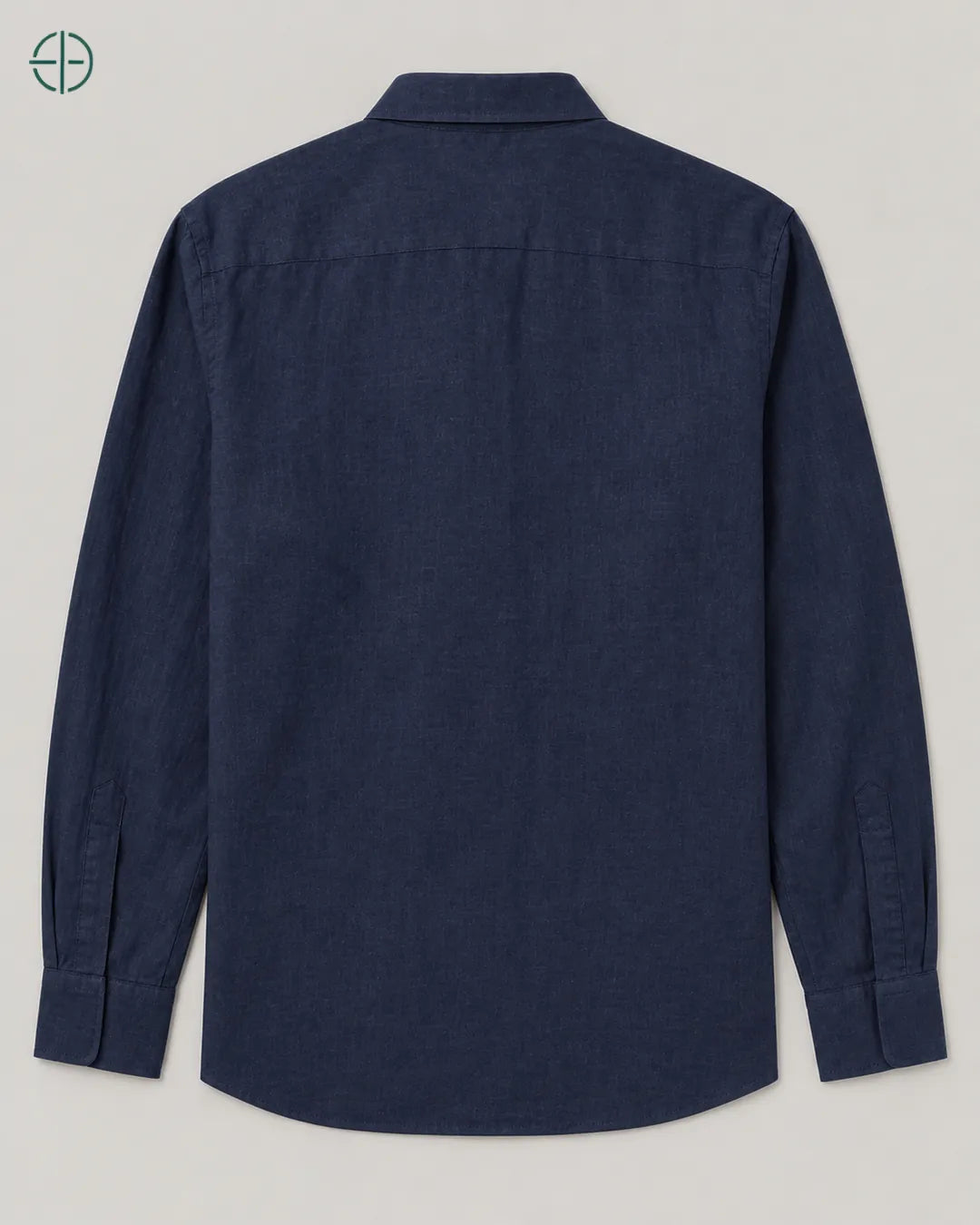 Camisa 100% Linho Belga Masculina Sem Bolso, cor Azul Marinho, produto estendido no chão, câmera vertical, vista traseira. Fotografia de produto Rest Money.
