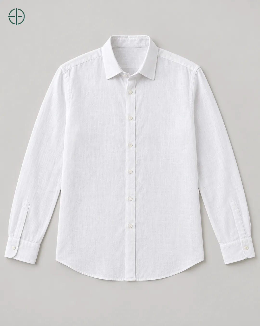 Camisa 100% Linho Belga Masculina Sem Bolso, cor Branco, produto isolado de frente, em estúdio profissional com fundo cinza ostra.