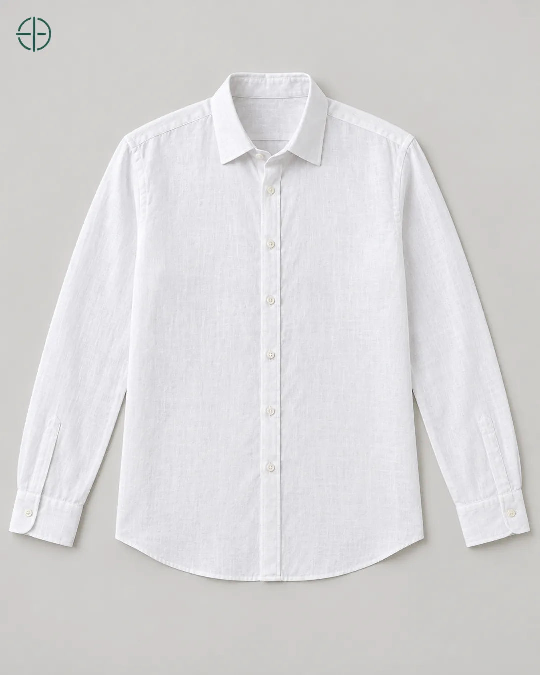 Camisa 100% Linho Belga Masculina Sem Bolso, cor Branco, produto isolado de frente, em estúdio profissional com fundo cinza ostra.