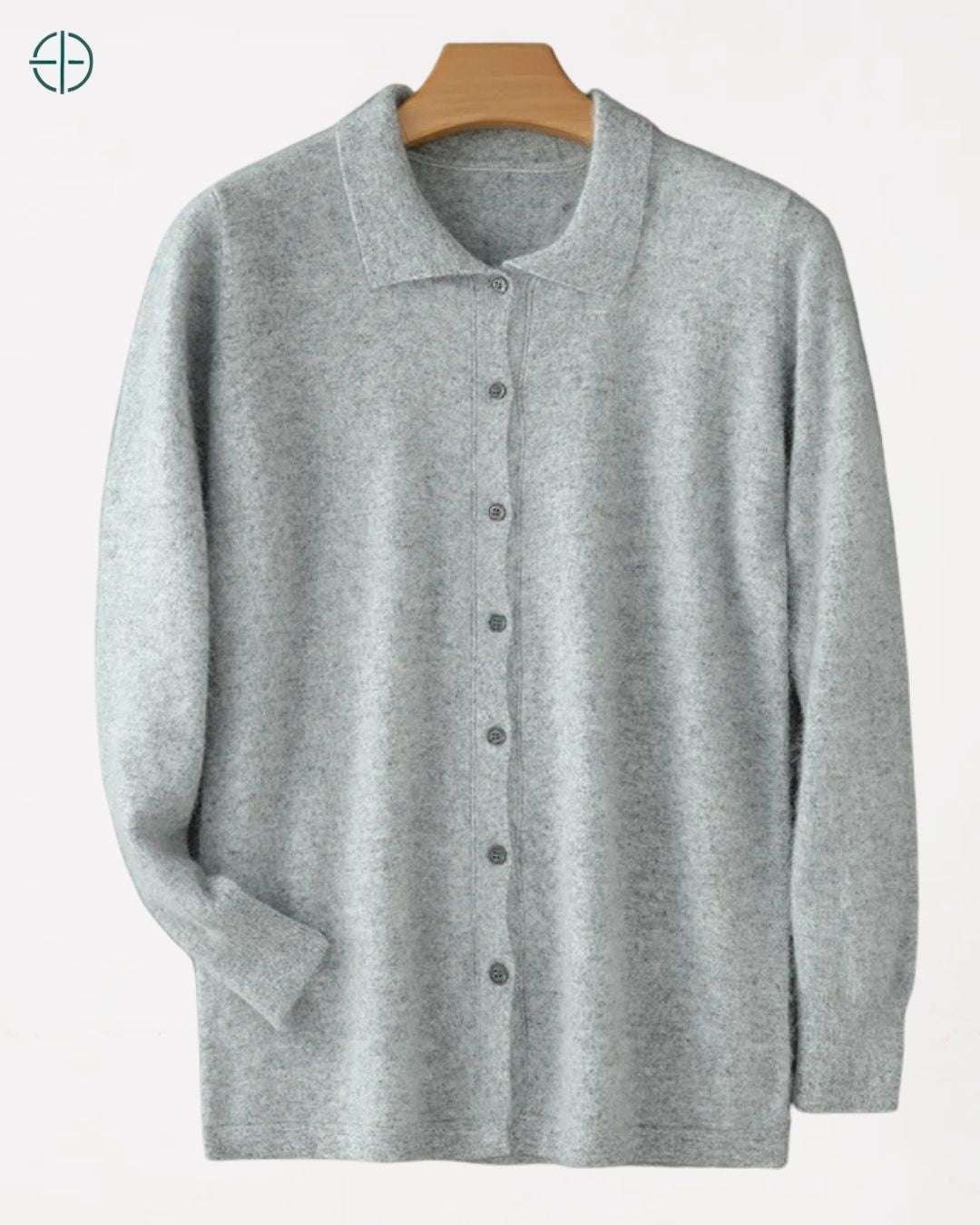 Visão frontal da camisa masculina em 100% caxemira, destacando o corte clássico.

