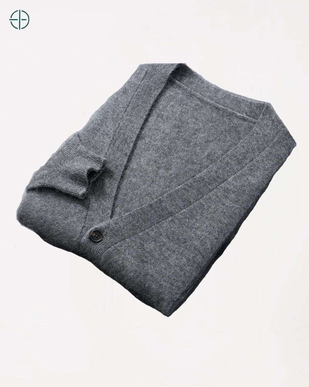 Brilho natural e discreto da fibra de caxemira sob iluminação de estúdio.

