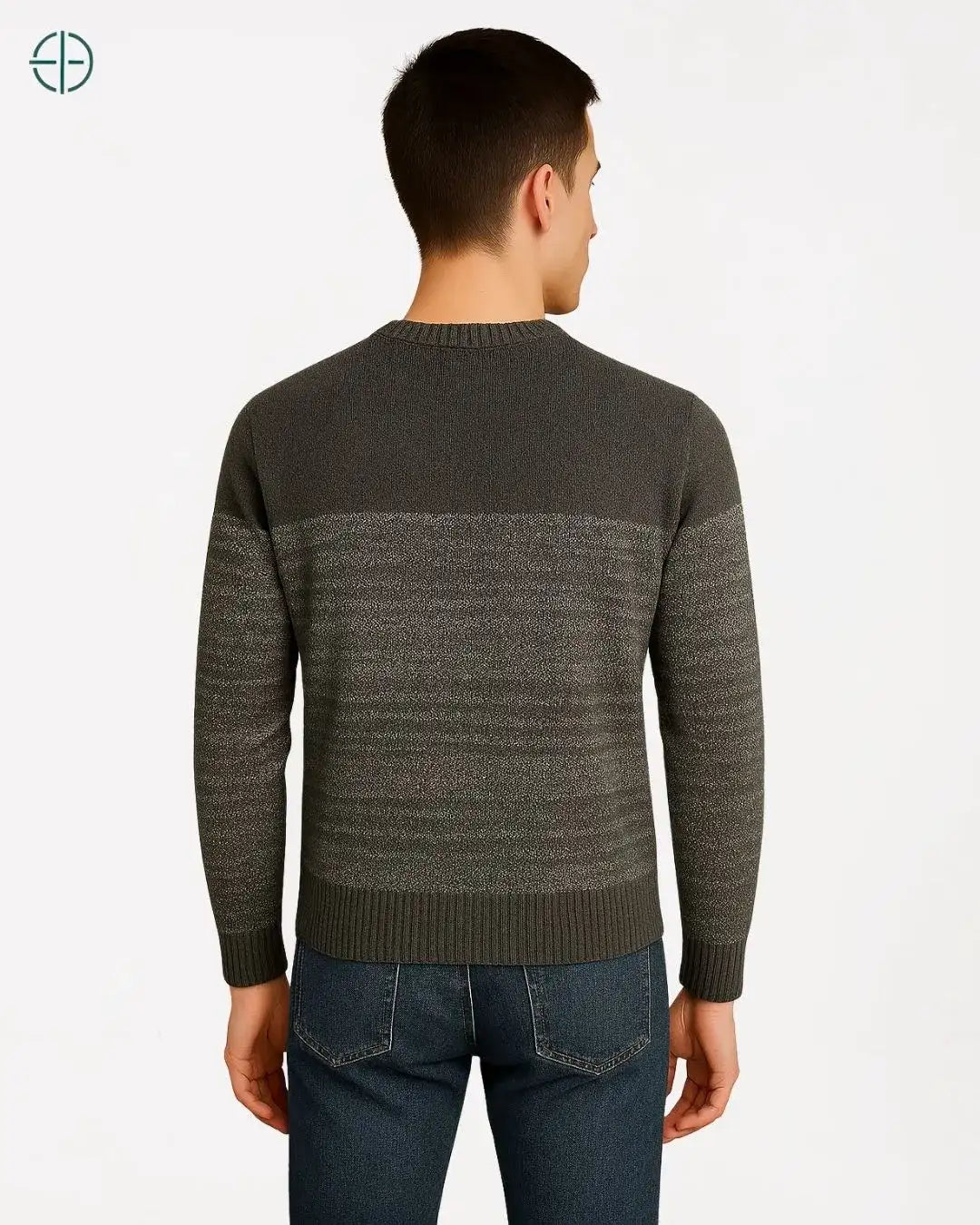 Detalhe da gola careca e a forma como o padrão Jacquard a contorna.

