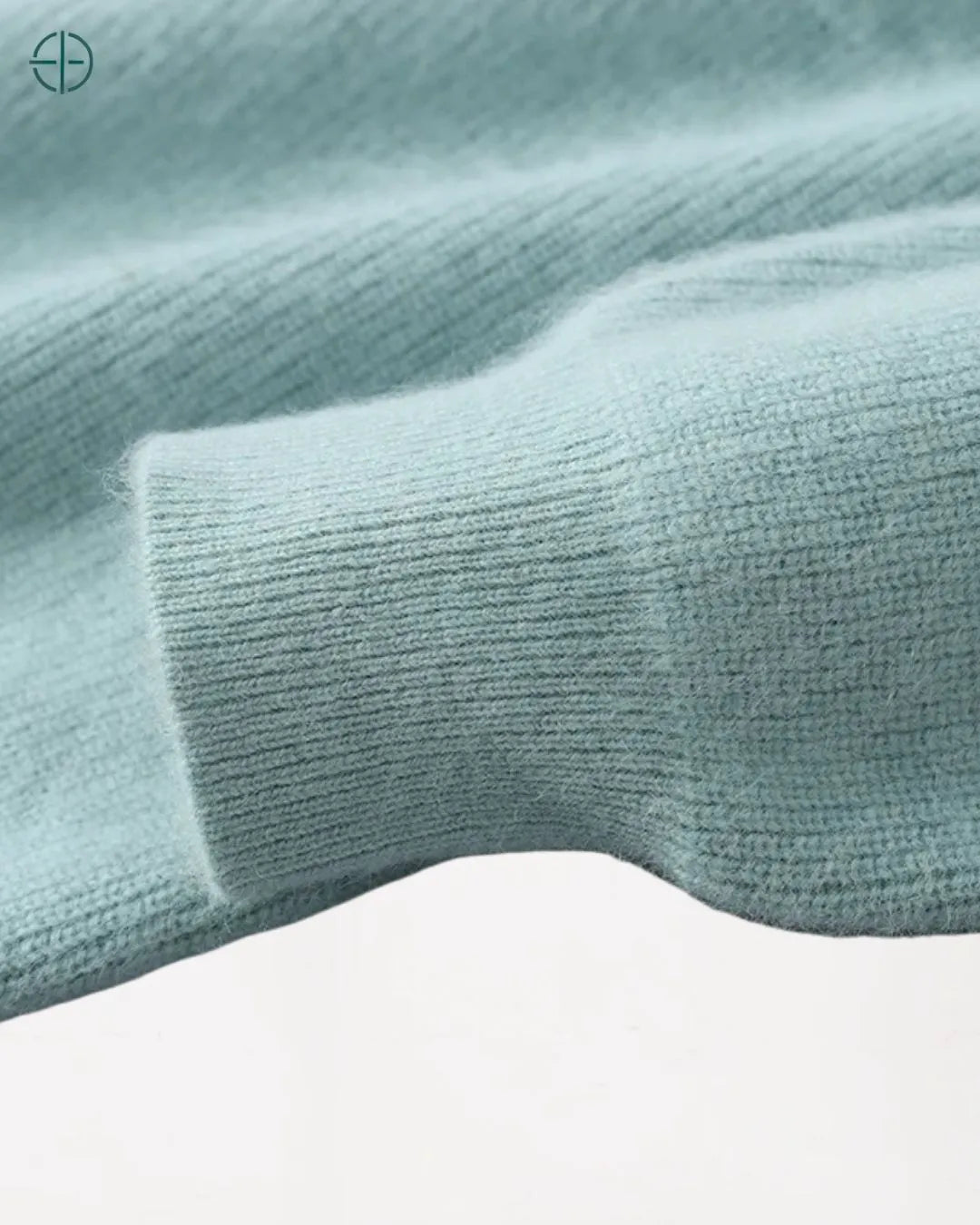 Homem caminhando em ambiente sofisticado vestindo Rest Money™