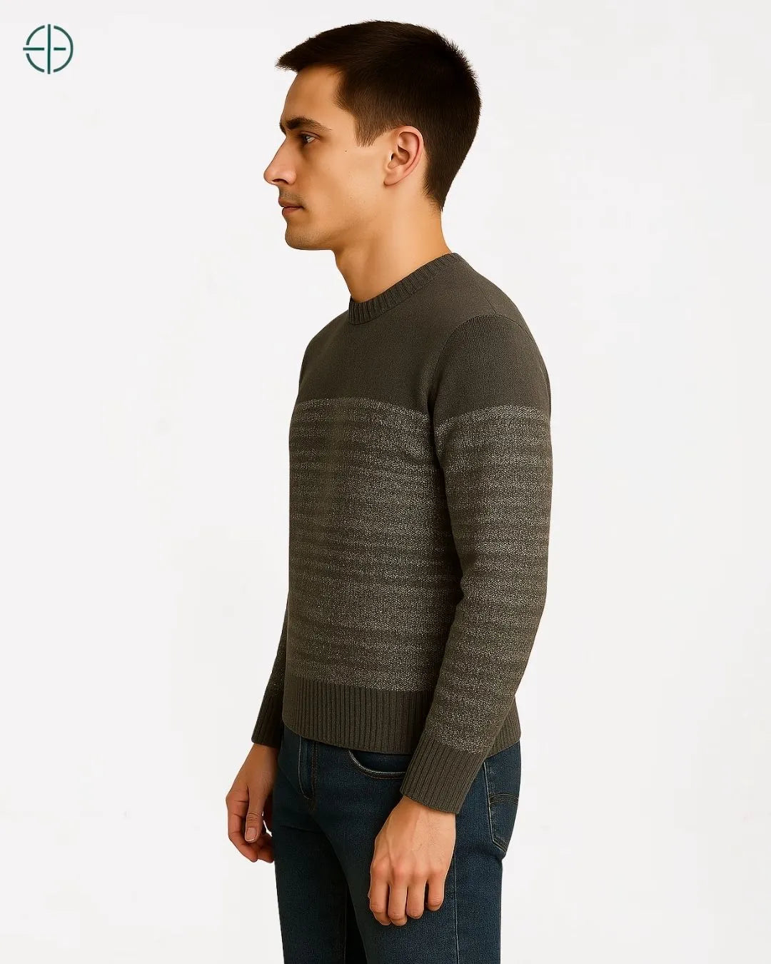 A transição suave da padronagem Jacquard para o punho canelado em caxemira.

