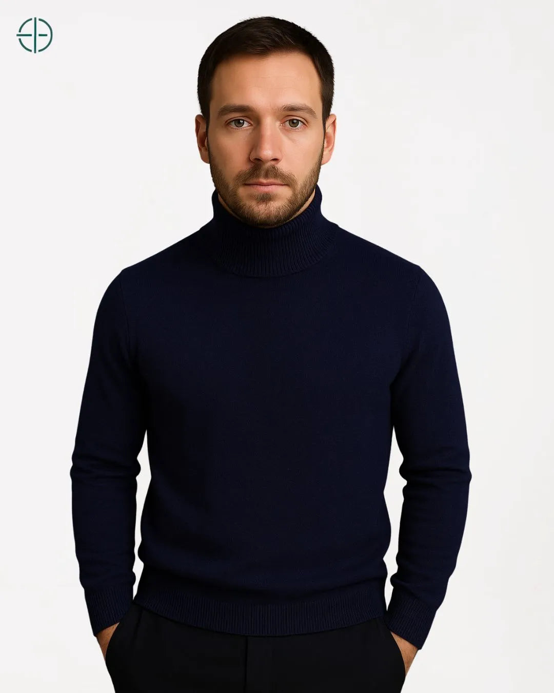 Homem com suéter de gola alta e camisa por baixo, look sofisticado de inverno

