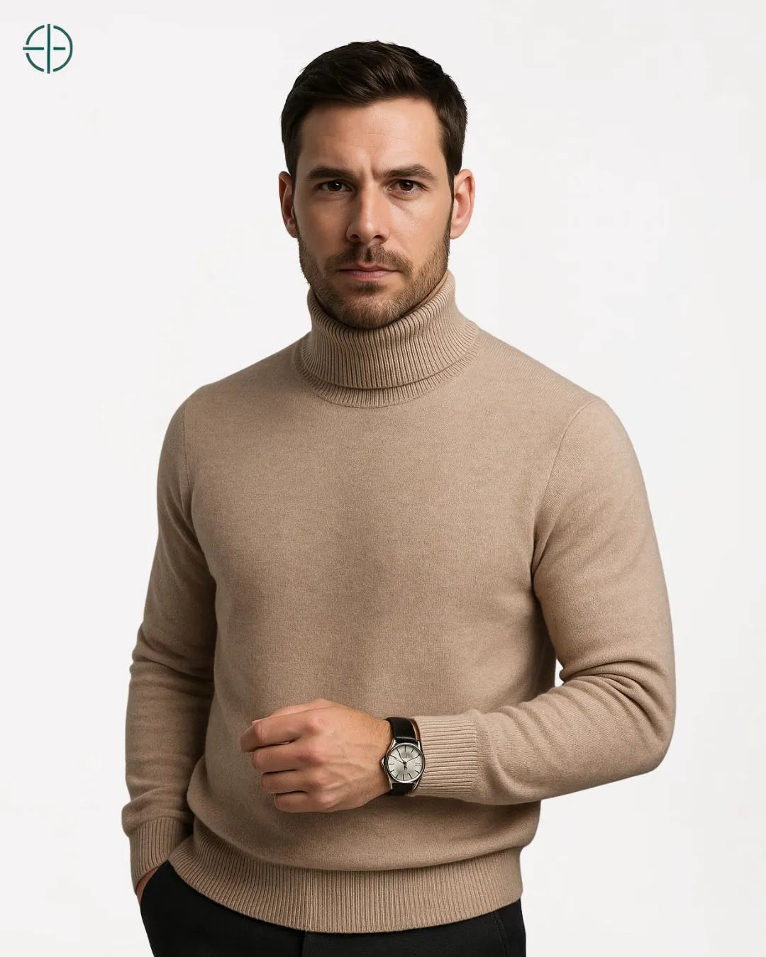 Suéter masculino sobre fundo escuro, destacando sua tonalidade e textura

