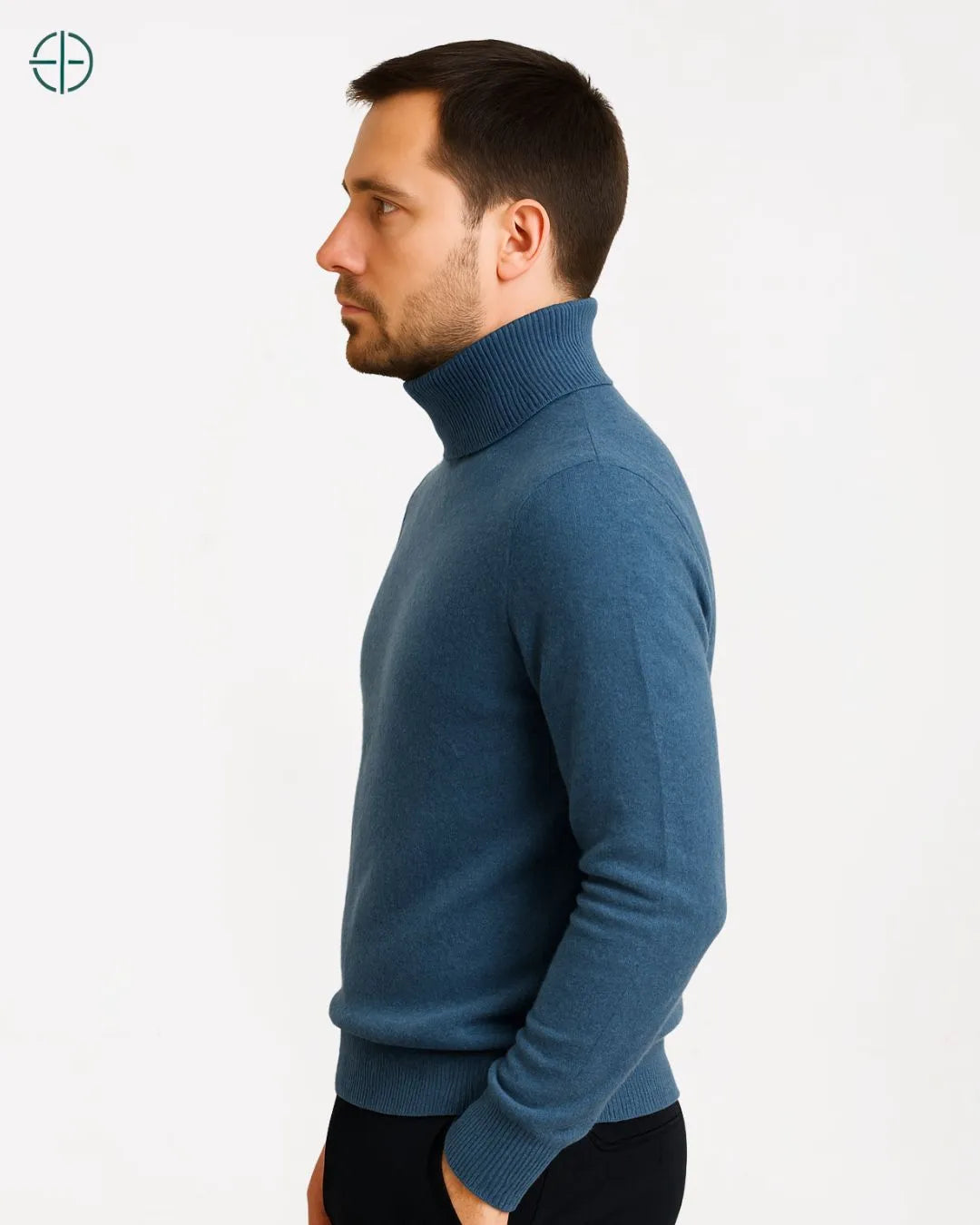 Look completo com suéter de veludo Rest Money, calça de alfaiataria e acessórios elegantes

